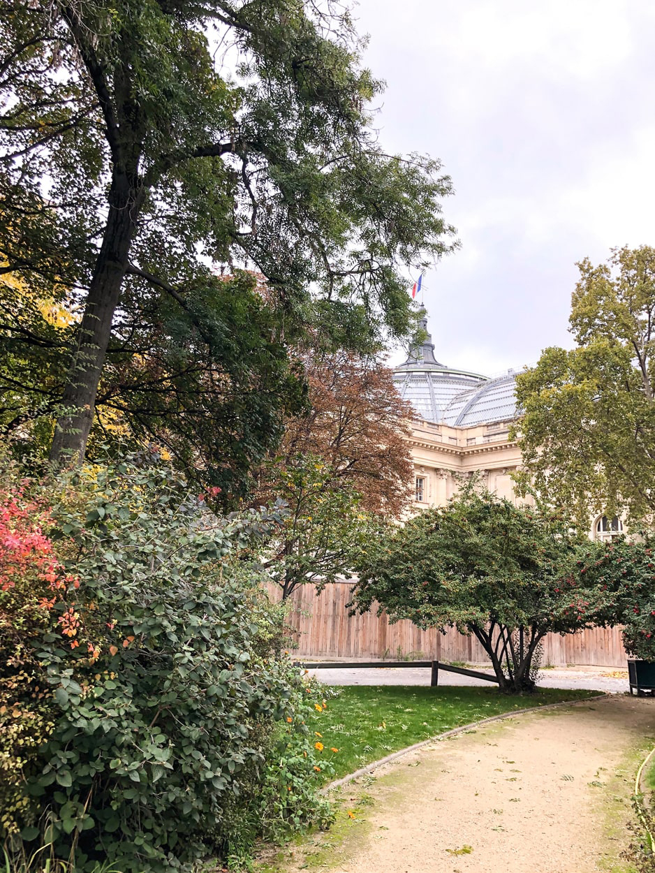 Jardin de la Nouvelle-France, Hidden Behind the Grand Palais